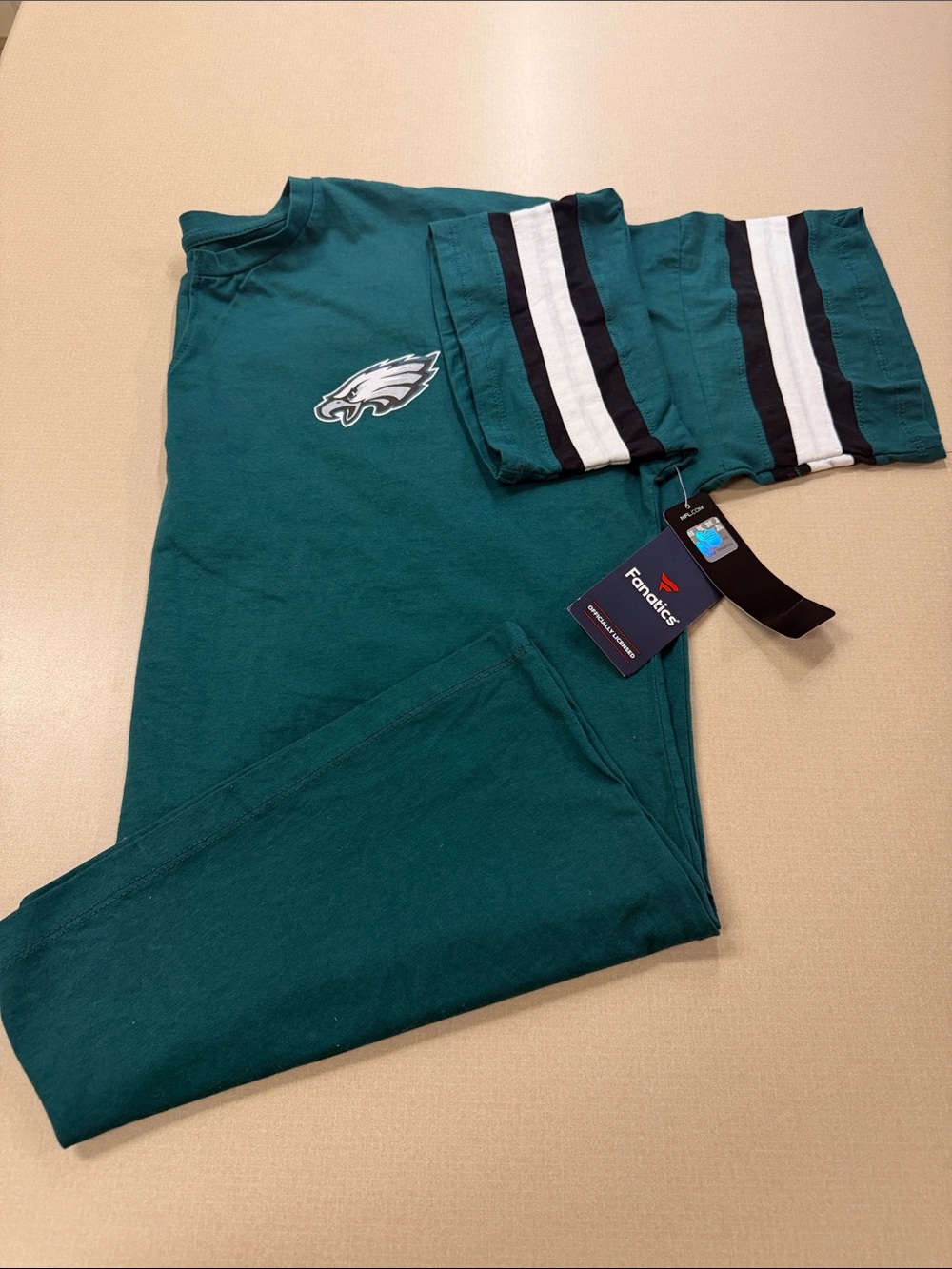NWT Fanatics Philadelphia Eagles Teal Short Sleeve Tee with Stripe Sleeves